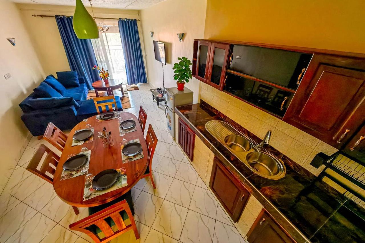Peace Of Mind Suites เอนเทบเบ้ ภายนอก รูปภาพ