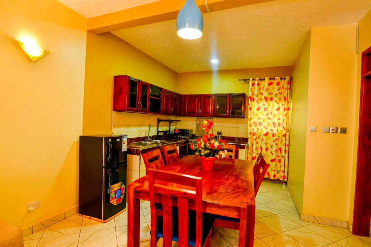 Peace Of Mind Suites เอนเทบเบ้ ภายนอก รูปภาพ