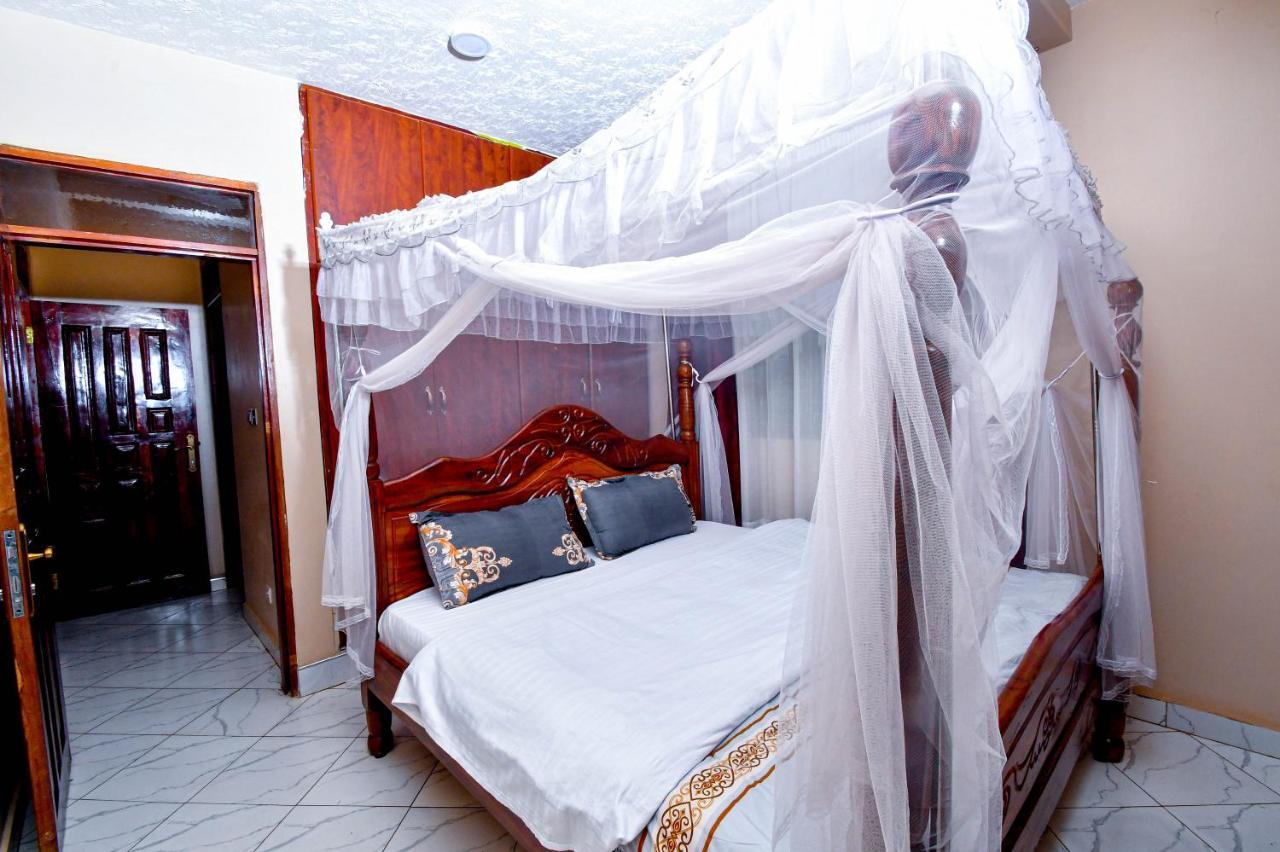 Peace Of Mind Suites เอนเทบเบ้ ภายนอก รูปภาพ