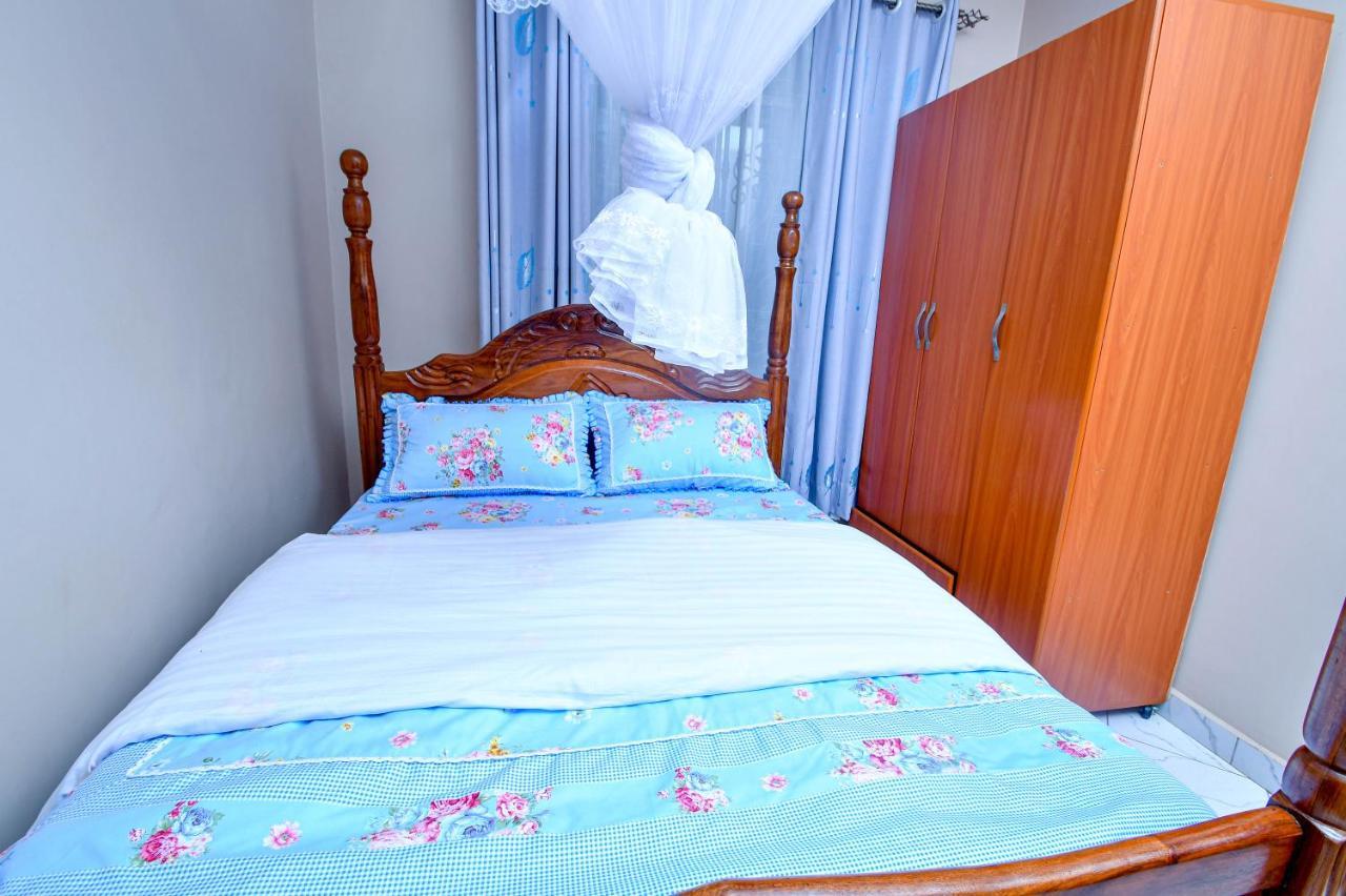 Peace Of Mind Suites เอนเทบเบ้ ภายนอก รูปภาพ