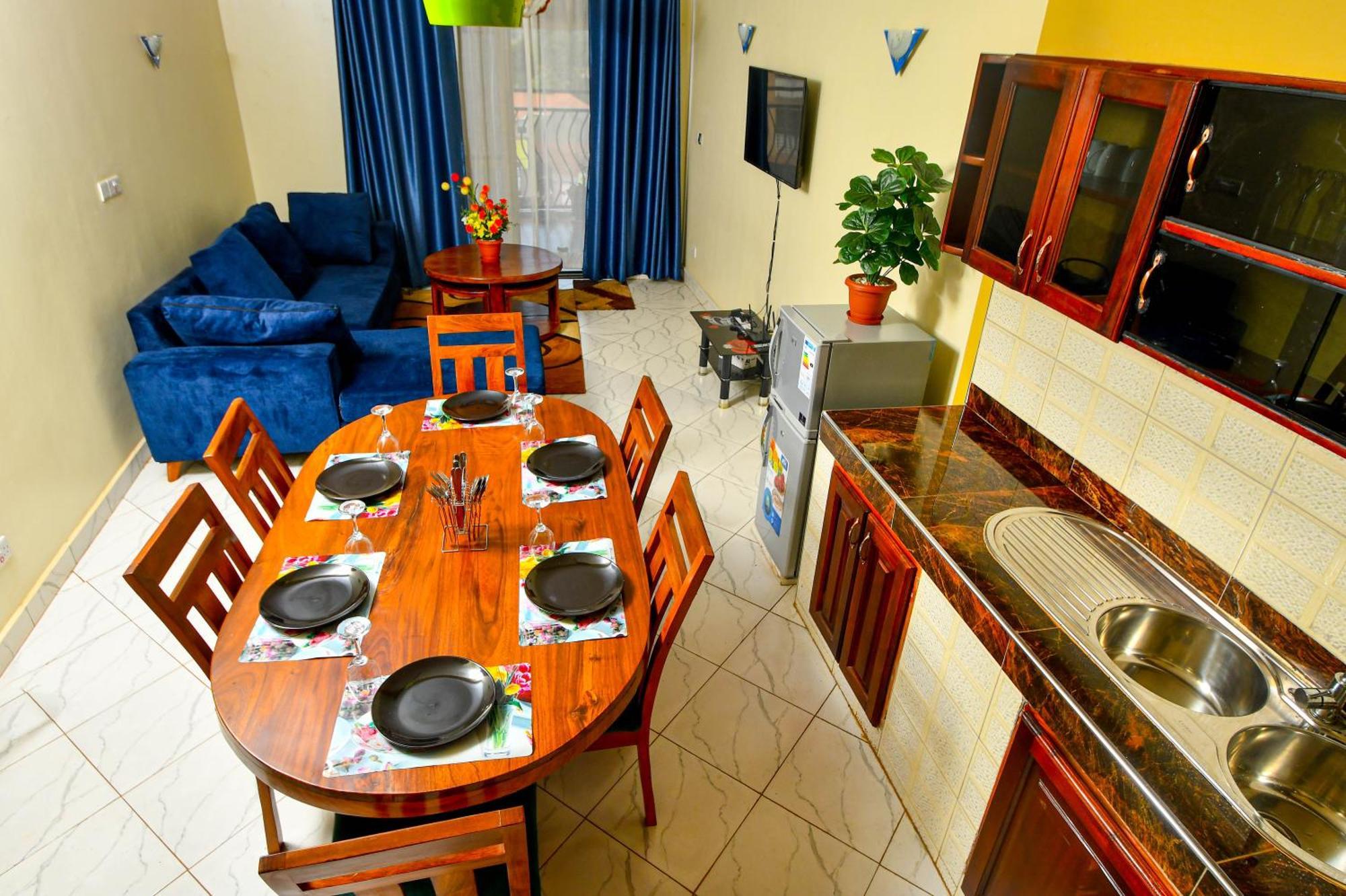 Peace Of Mind Suites เอนเทบเบ้ ภายนอก รูปภาพ