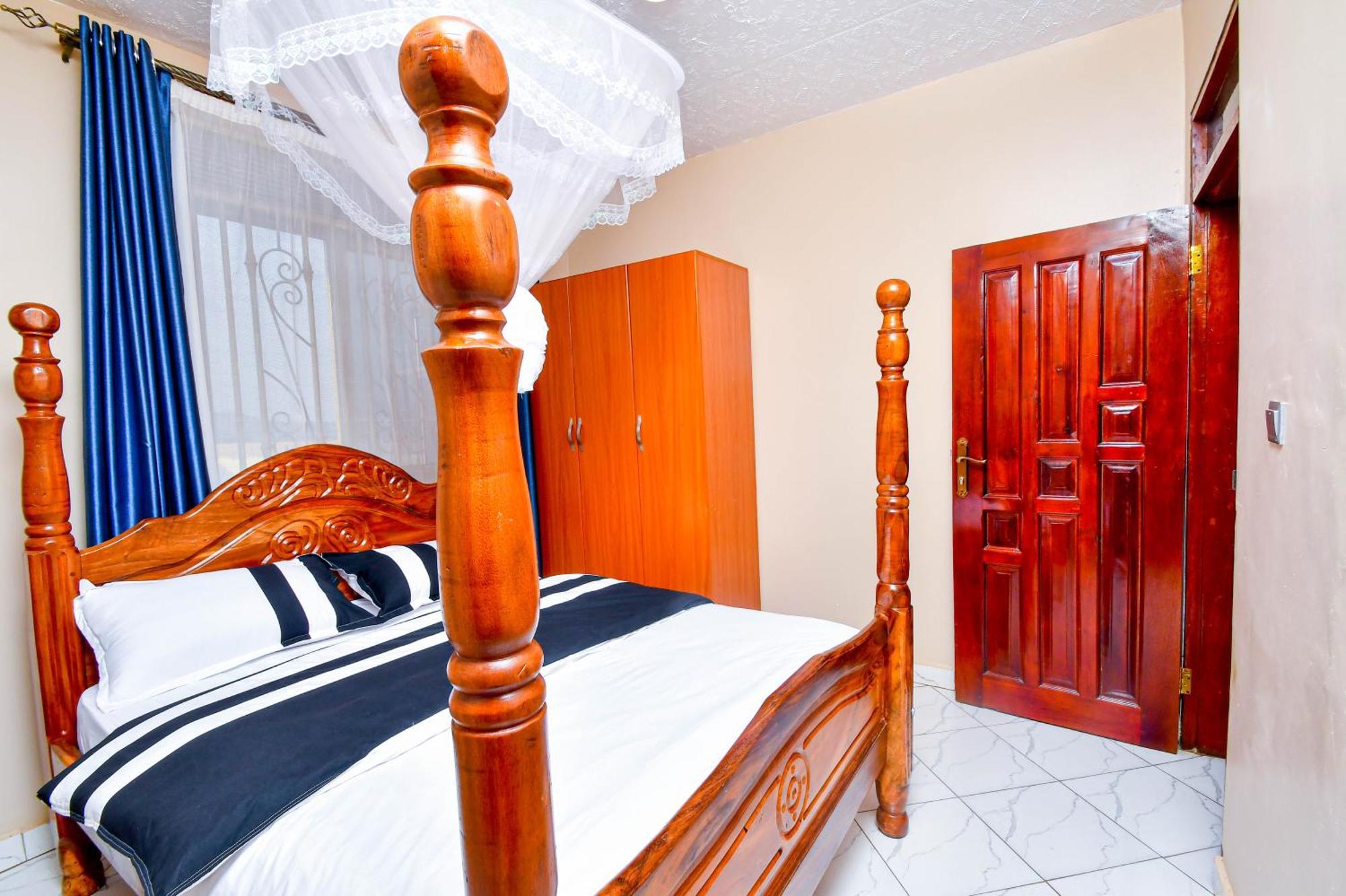 Peace Of Mind Suites เอนเทบเบ้ ภายนอก รูปภาพ
